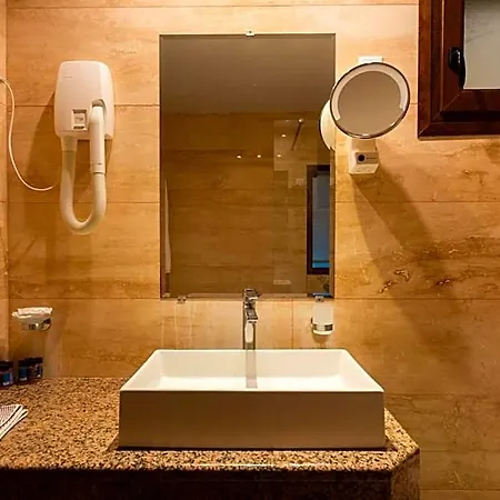 Hotel Makednos