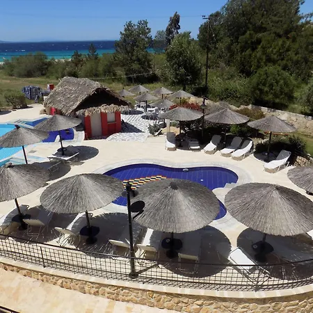 Makednos ホテル ニキティ