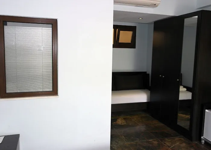 Makednos Nikiti (Sithonia)